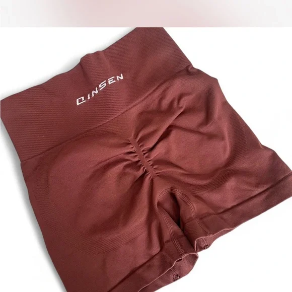 Qinsen Burgundy Sports Bra and Shorts Set - Picture 2 of 6